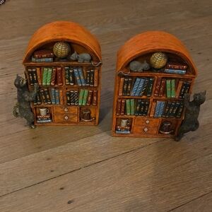 Charming Cat Bookend Set Of 2 -Cat Lover/ Library/ Books